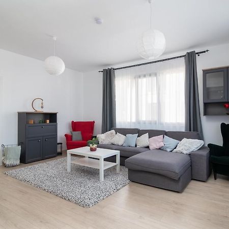 Zola Guest House Oradea Exterior photo