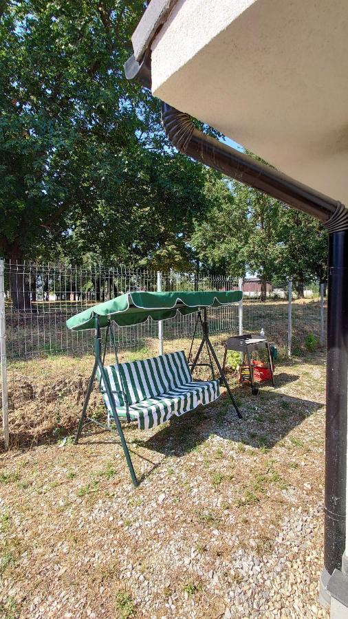 Zola Guest House Oradea Exterior photo