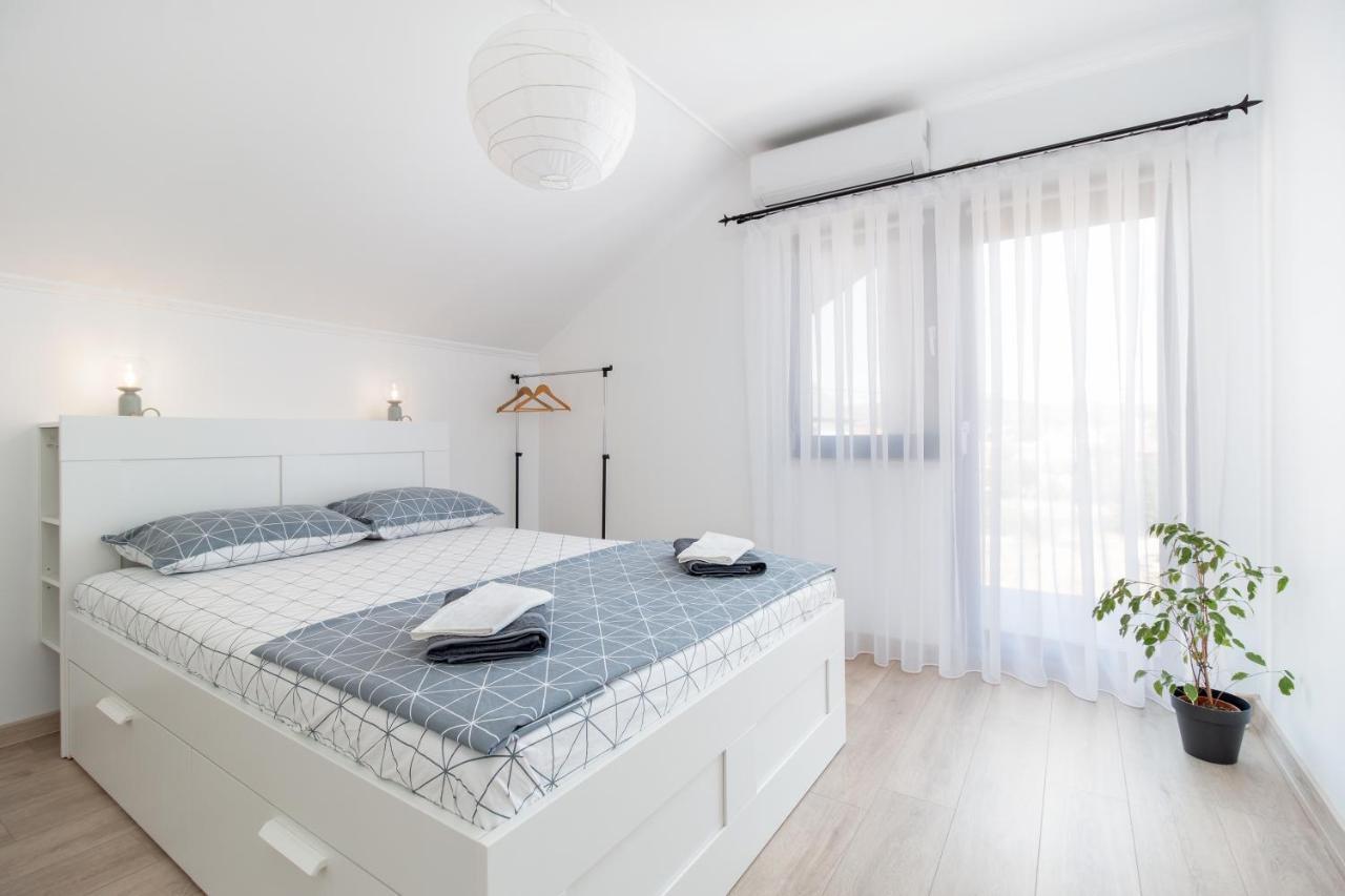 Zola Guest House Oradea Exterior photo